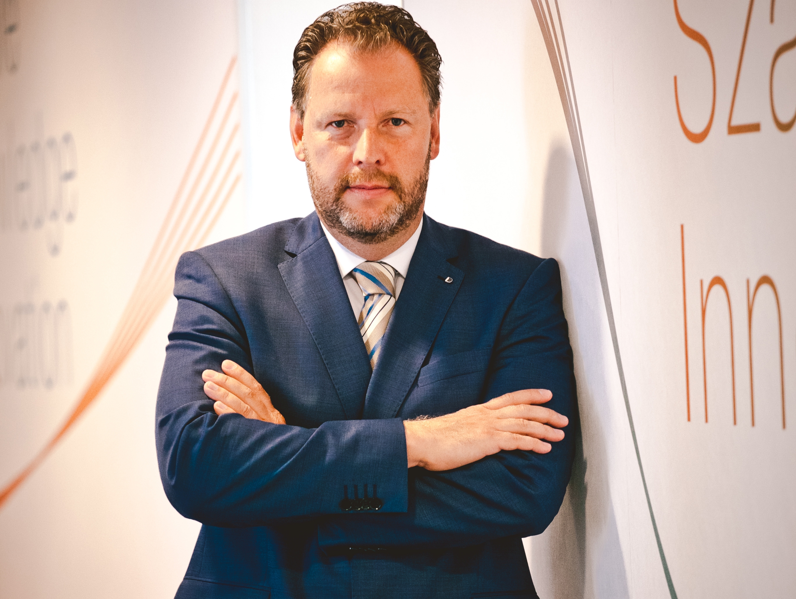 Minden lehet másként is Vég Ottó, 365 üzleti történet, ManPowerGroup Hungary